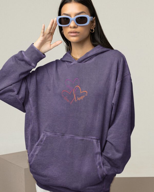 Bluza oversize z kapturem <br>Faith, Love, Hope <br>Haft, Efekt sprania